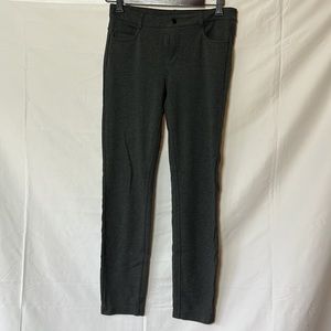 5/$50 Athleta Size 4 gray work yoga pants